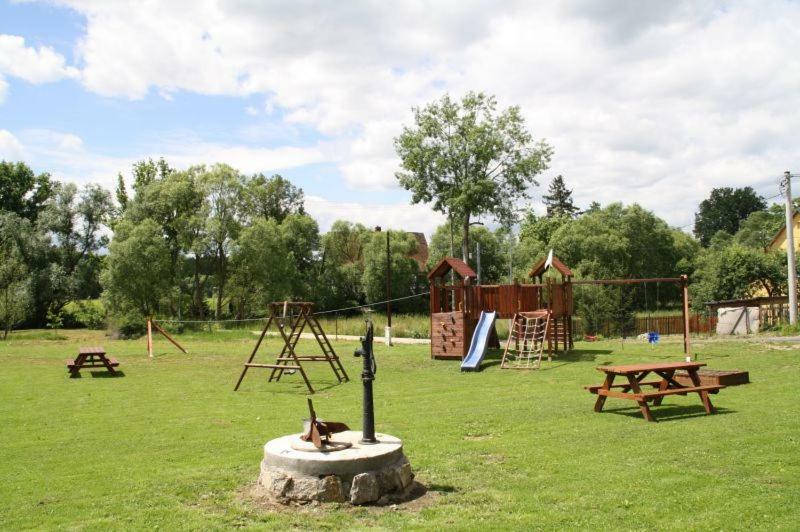 Karpnicka Struga W Dolinie Palacow I Ogrodow Jelenia Gora Dış mekan fotoğraf